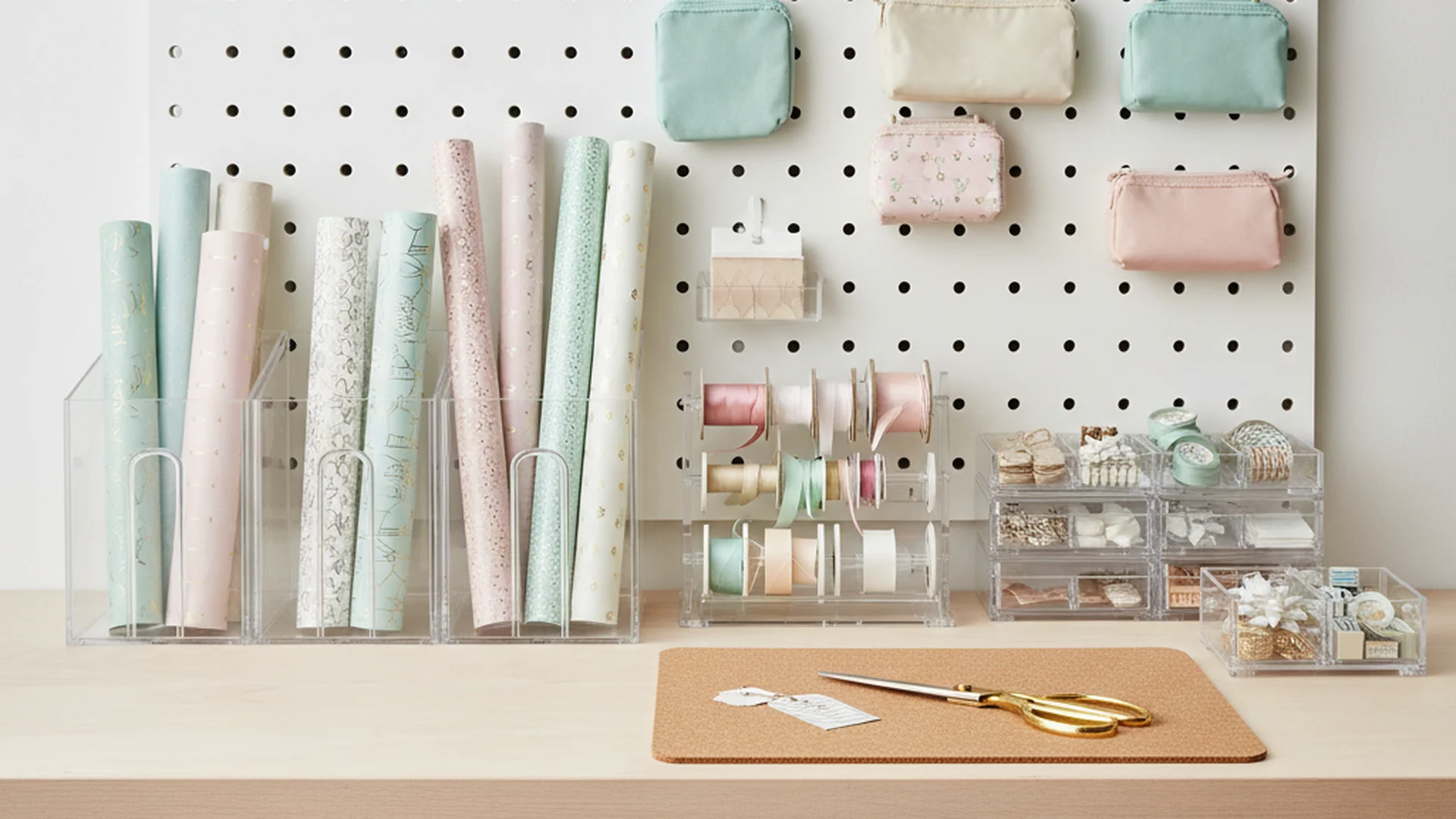 Master the Art of Presentation: How to Organize Gift Wrap Like a Pro